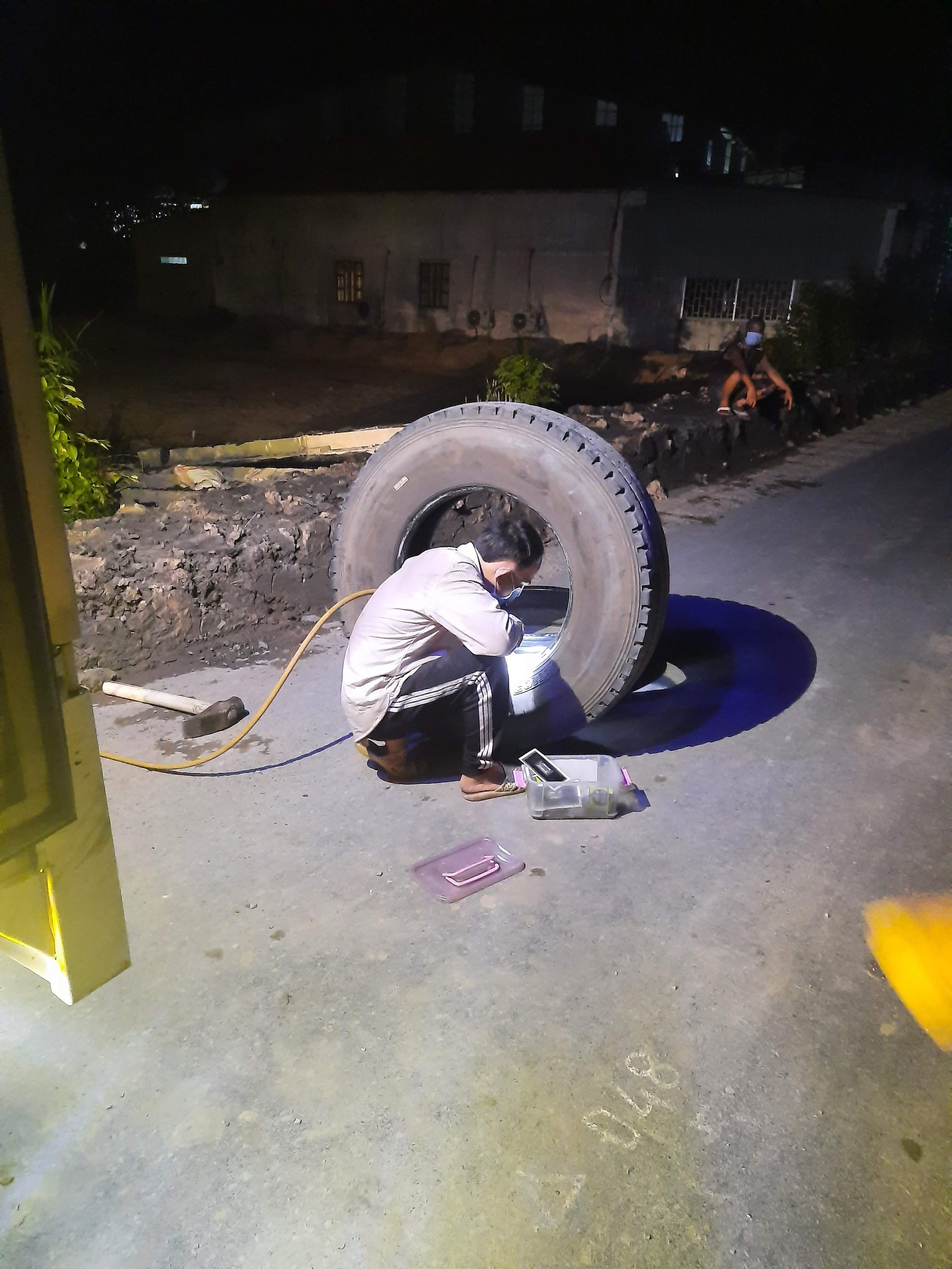 Vá vỏ lưu động cai lậy