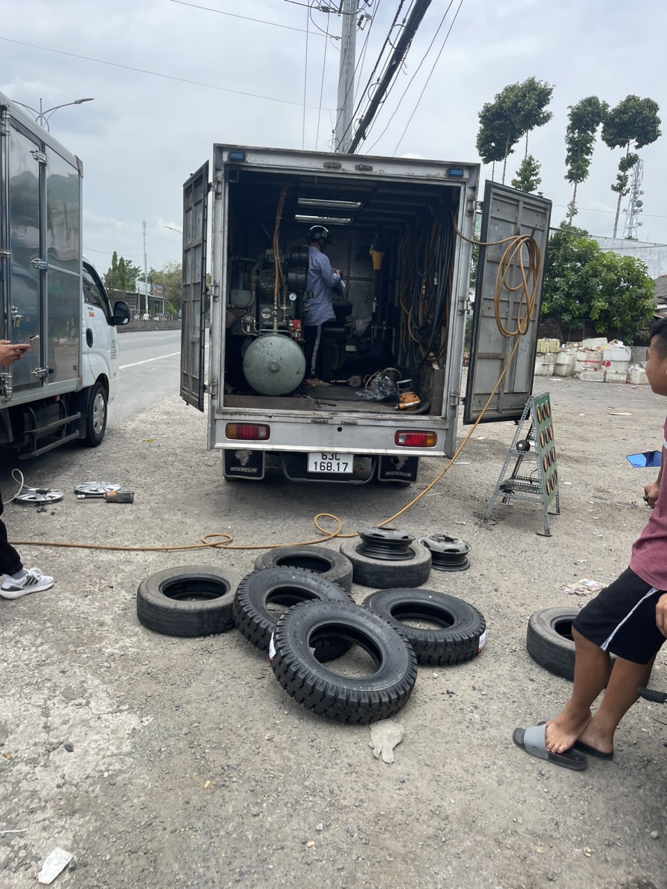 vá vỏ lưu động Tiền Giang
