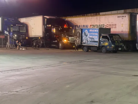 Dịch vụ vá vỏ lưu động – Giải pháp cứu hộ lốp xe nhanh chóng và tiện lợi