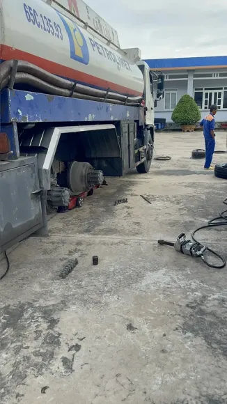 Vá Vỏ Lưu Động Đồng Tháp – Đồng Hành Cùng Tài Xế Trên Mọi Tuyến Đường