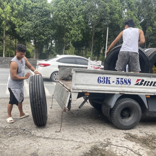 Vỏ Mới Giá Tốt 0933 453 295
